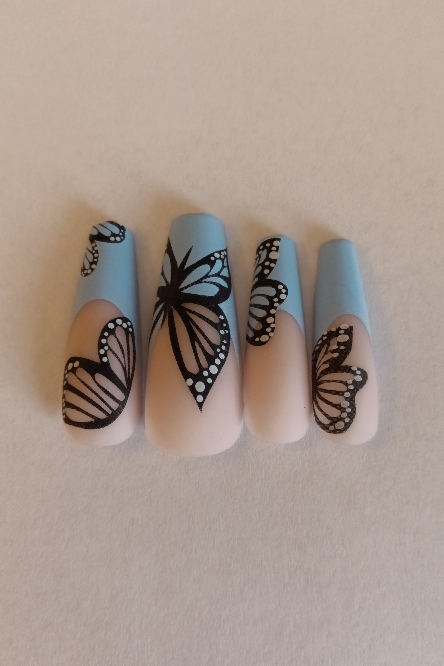 BUTTERFLY PRESS ON NAILS